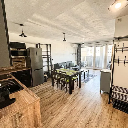 Apartmán Central With Garage Parking